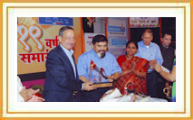 Shri. Atchyut Godbole receives 'Shrikrishna Pandit Uttung Jeevangungaurav Puraskar' from Retd. Air Marshal Bhushan Gokhale