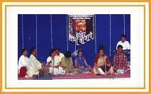 Smt. Asha Khadilkar and co-artists presenting compositions of Kabir