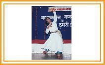 Shri. Bireshwar Gautam rendering a pose in Kathak Thumri Darshan