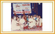 Shri. Prakash Ghangrekar, Arvind Pilgaonkar, Smt. Asha Khadilkar, Madhuvanti Dandekar and other eminent vocalists presenting Natya Sangeet